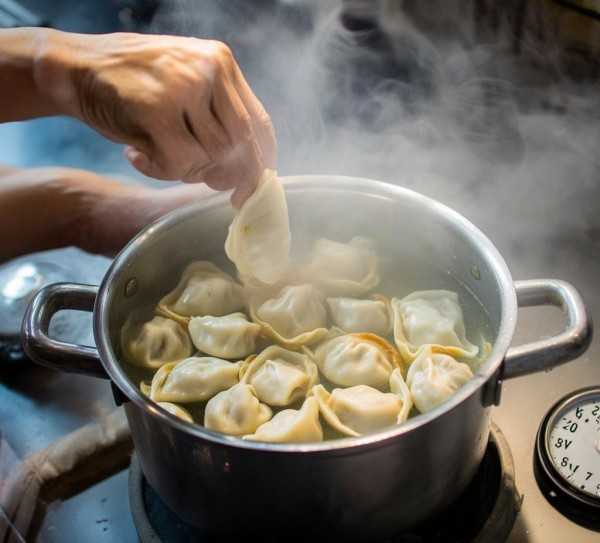 煮饺子时间掌握秘诀，轻松煮出完美口感